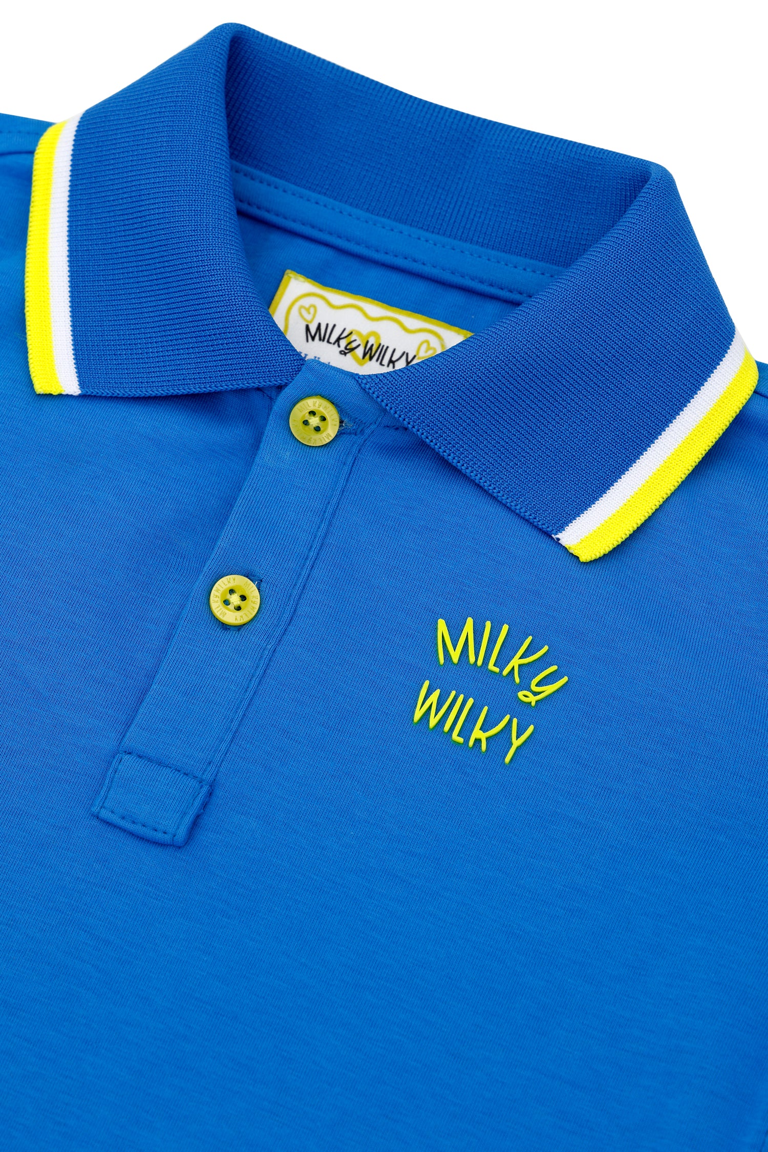 Erkek çocuk polo yaka t-sihrt – Milky Wlky logo detayı.